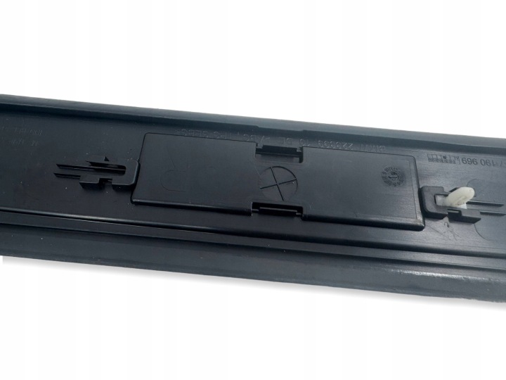 REVÊTEMENT SEUIL PORTES AVANT GAUCHE CÔTÉ BMW 7 F01 F02 F03 F04 8046135