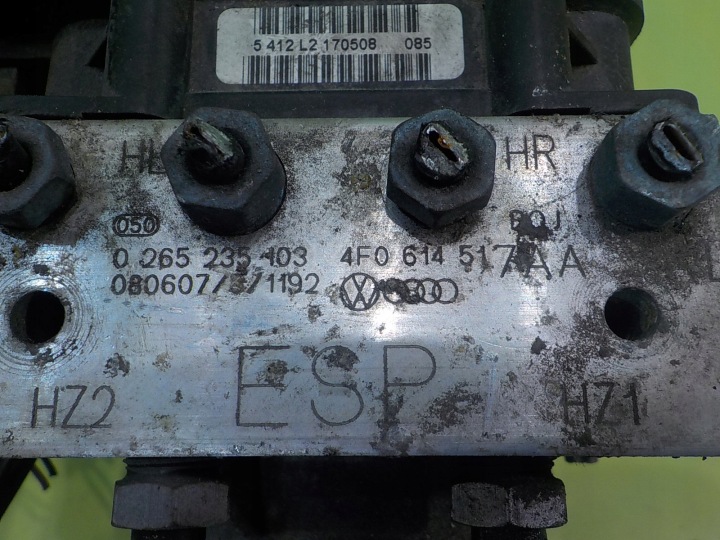 TOYOTA YARIS III 1.5 B VOITURE 17 HAYON 5D POMPE ABS 4F0614517AA