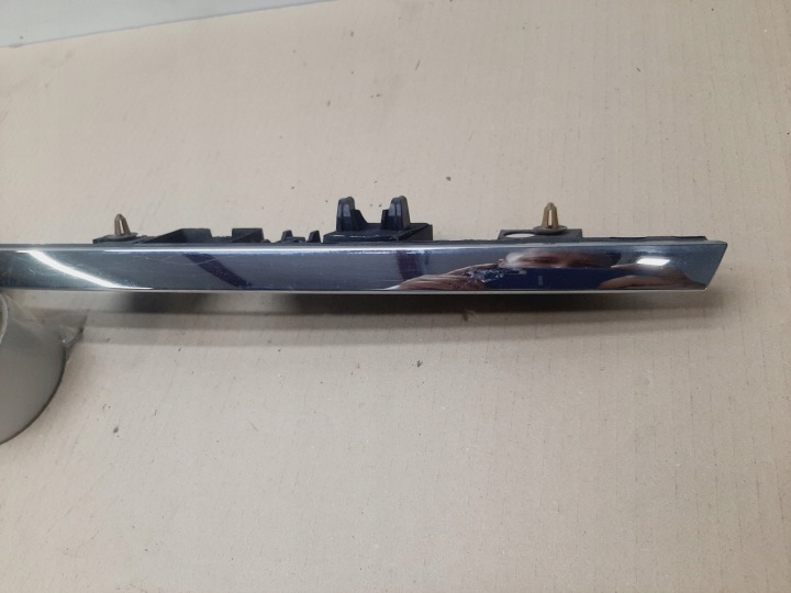 CACHE CHROME COUVERCLES DE COFFRE ARRIÈRE BERLINE MERCEDES W204 C-KLASA 2007-2010