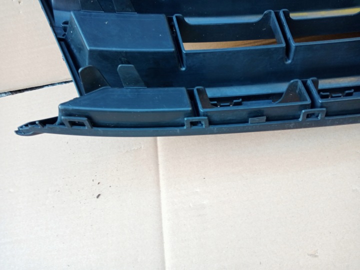 VW AMAROK GRILLE CALANDRE 2HH853653