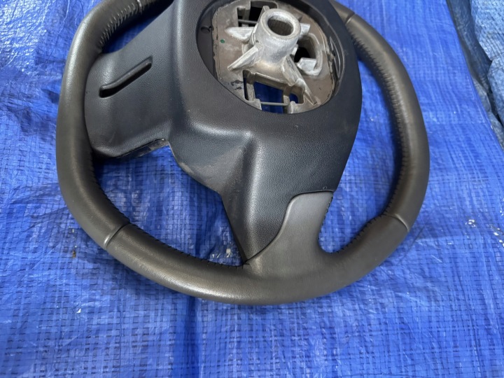 VOLANT MULTIFONCTIONNELLE CITROEN C4 CACTUS 98031272YC 98085005ZD