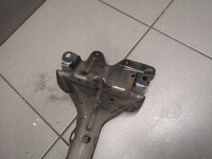 SUPPORT SERRURE CAPOTS VW TOUAREG LIFT 7L0805799C