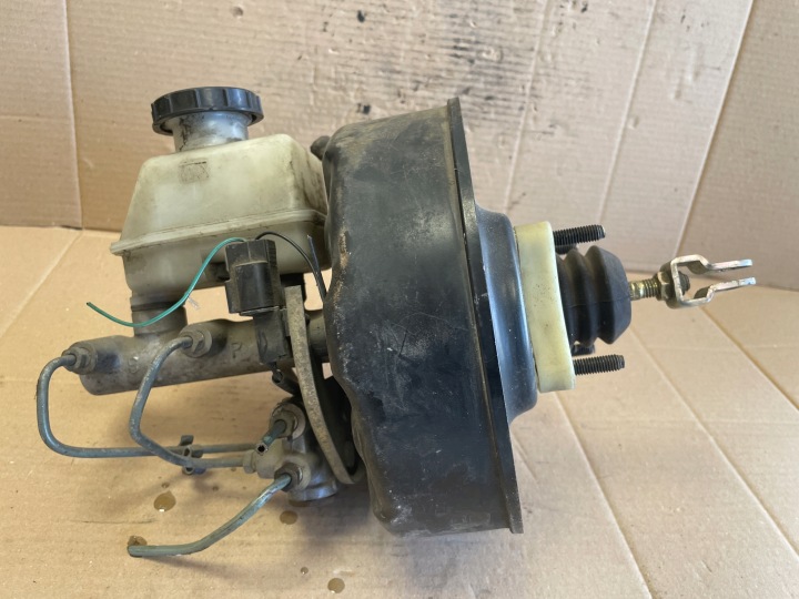 HYUNDAI ACCENT I 1.5 BERLINE SERVO FREINS