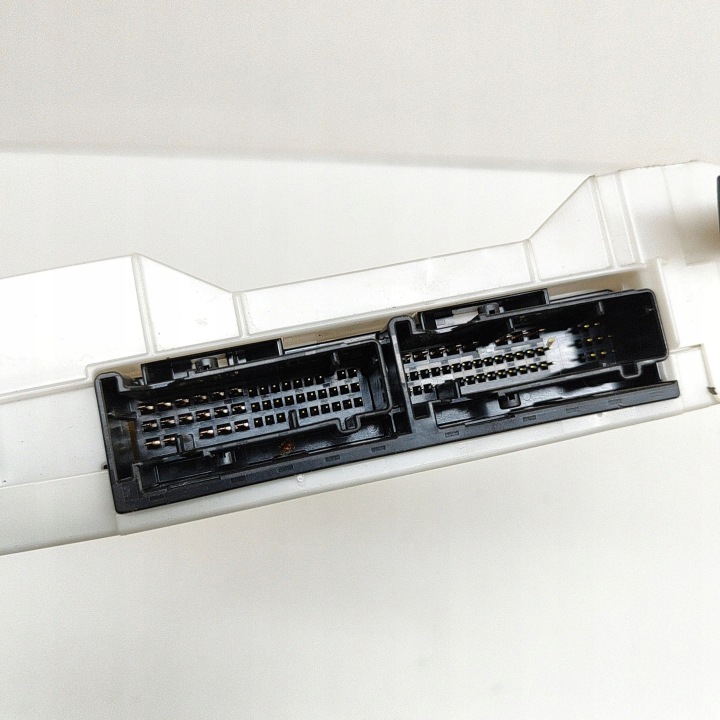 LEXUS RX 450H 2023 CHÂSSIS MODULE FUSIBLES
