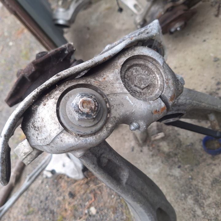 ROTULE DE DIRECTION AVEC AMORTYZATOREM PNEUMATYCZNYM AUDI Q5 80A407560