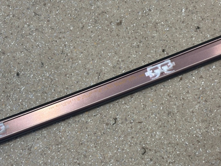 MOULURE TOITS GAUCHE CÔTÉ BMW X1 U11 9478803