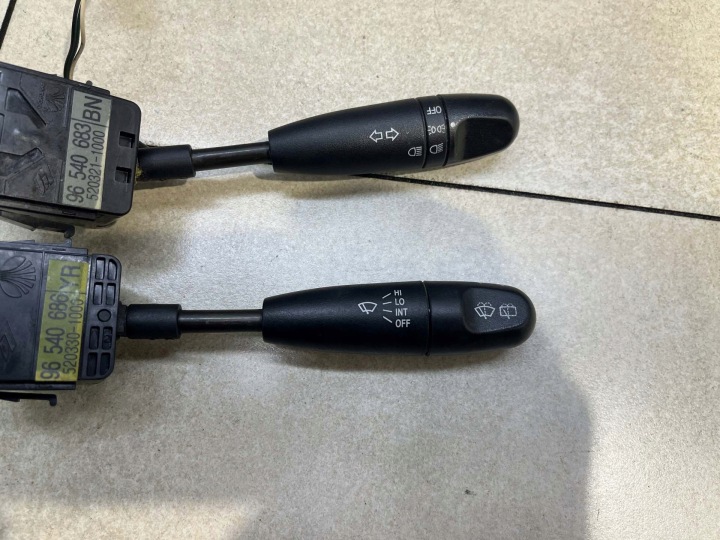 MANETTE FEUX ESSUIE-GLACES CHEVROLET KALOS 1.2 96540683 96540686