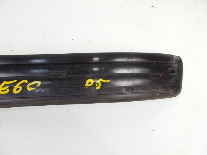 MOULURE SEUIL DROIT AVANT BMW E 60 E 61 03-10 2,5 B