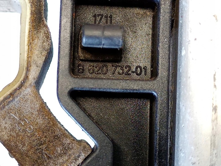 GAUCHE FIXATION RADIATEUR BMW F32 8620732