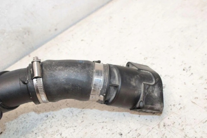 TUYAU ÉCHANGEUR D'AIR DE SURALIMENTATION VW 03L131111J 1.6L DIESEL 2010