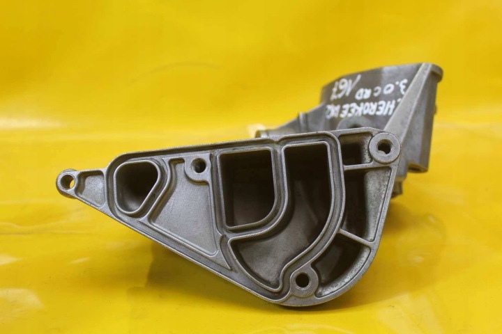 SUPPORT CHÂSSIS FILTRE HUILES JEEP CHEROKEE WK2 3.0 CRD WM630D 31212074F