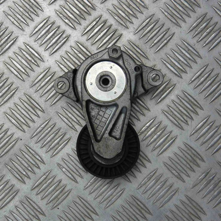 TOYOTA YARIS 2013 PIÈCES CHAMBRES MOTEUR