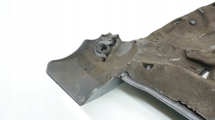 VOLVO V70 III S80 II 3.0 T6 PROTECTION COUVERCLE MOTEUR 30757829