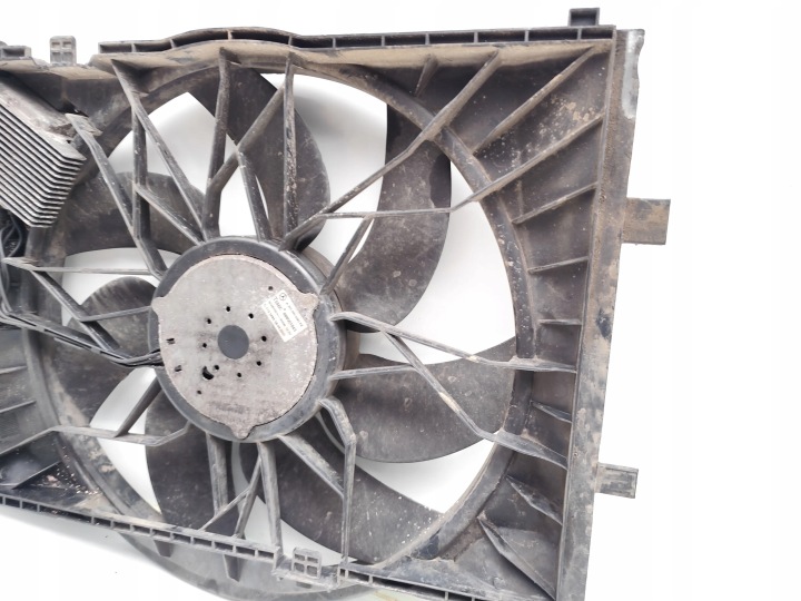 MERCEDES-BENZ C-CLASS PROTECTION VENTILATEUR RADIATEUR C 220 CDI DIESEL 2001