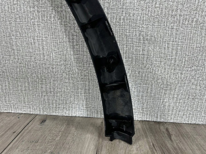 TESLA MODÈLE Y MOULURE GARDE-BOUE DROITE ARRIÈRE 1658698-00-A