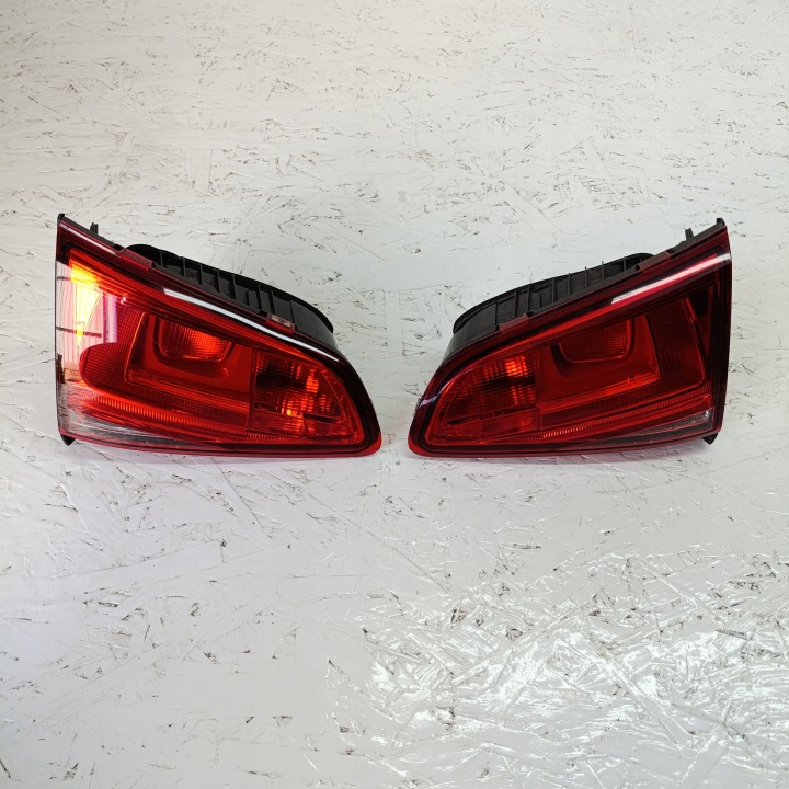 VW GOLF VII 2013R PHARE DROITE ARRIÈRE DANS COUVERCLE DE COFFRE DROIT ARRIÈRE ORIGINAL 5G0945094R