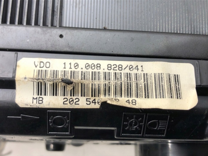 COMPTEUR MERCEDES W202 2025402048 2.5 150KM 93-00 TABLEAU DE BORD