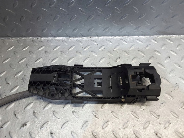 SERRURE DE PORTE ARRIÈRE CÔTÉ DROITE VOLKSWAGEN JETTA VI 5GM839016E