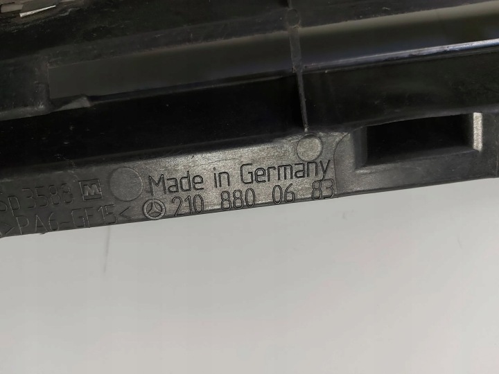 MERCEDES-BENZ E W210 2000 CALANDRE RADIATEUR