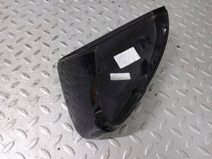 SKODA KODIAQ KAMIK CHÂSSIS PROTECTION RÉTROVISEURS DROITE 565857538A