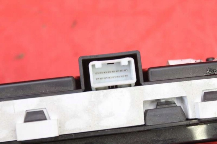 COMPTEUR TABLEAU DE BORD EUROPE 88311338 TOYOTA COROLLA E12 1.4 VVTI 97 KM 00-08