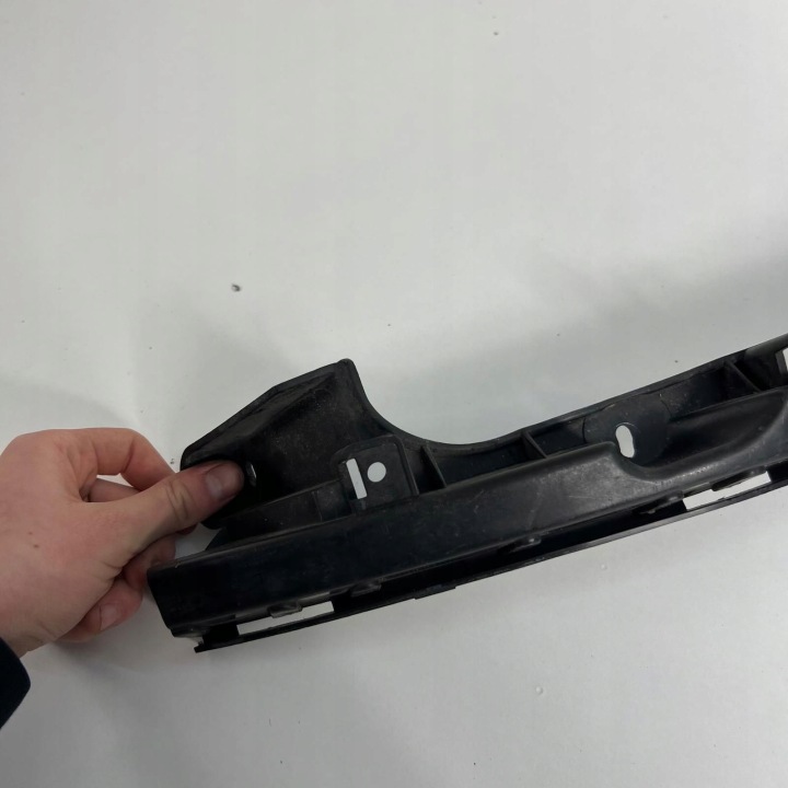 GLISSIÈRE FIXATION POIGNÉE DROIT PARE-CHOCS ARRIÈRE ARRIÈRE AUDI TT 8J OE 8J0807484