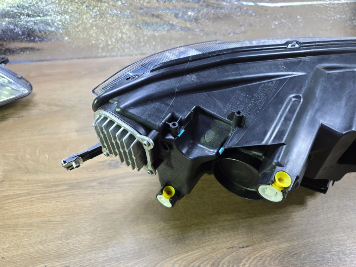 VW TAIGO 2G7 PHARE AVANT AVANT GAUCHE LED 2G7941005A