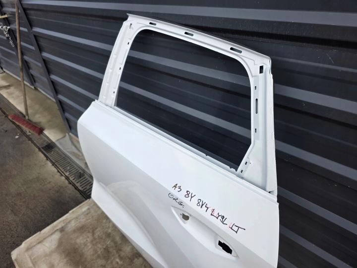 PORTES GAUCHE ARRIÈRE AUDI A3 8Y 8Y4 SPORTBACK LY9L ORIGINAL