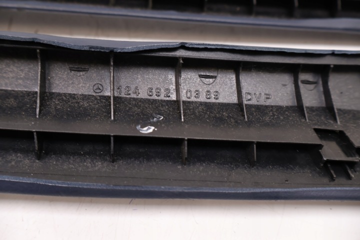MERCEDES-BENZ W124 PROTECTION MONTANTS AVANT 1246920389