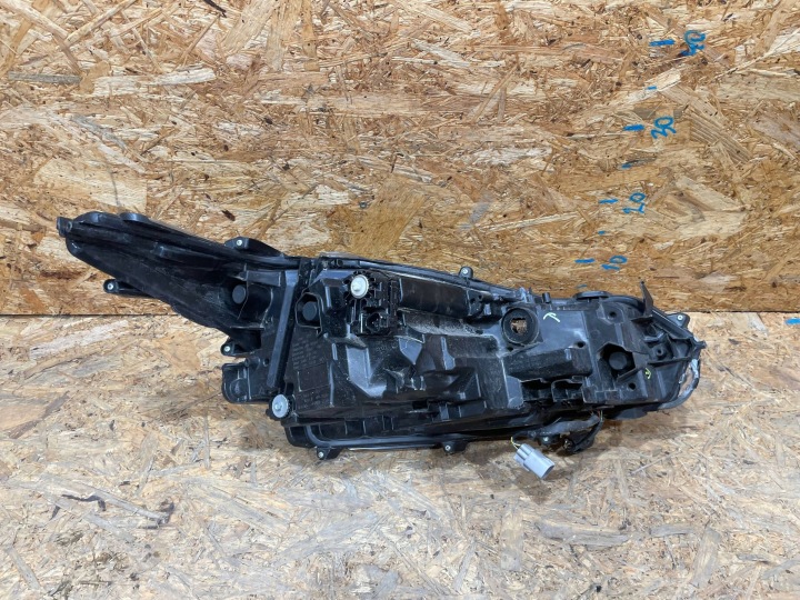 TOYOTA COROLLA XII 12 E21 18-22 PHARE LED GAUCHE AVANT AVANT