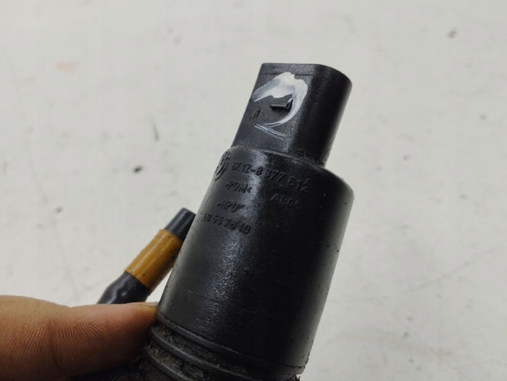 BMW 5 E60 E61 POMPE LAVE-GLACE 2007 8377612