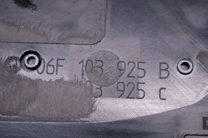 AUDI OE 06F103925A PROTECTION CHÂSSIS MOTEUR