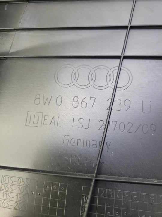 BRODERIE MONTANTS AUDI OE 8W0867239