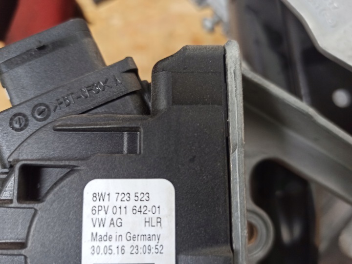 CHÂSSIS PÉDALES POTENTIOMÈTRE AUDI A4 A5 8W1723117