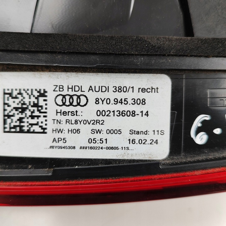 AUDI A3 8Y 2024 DROITE CÔTÉ PHARES ARRIÈRE COUVERCLES DE COFFRE COUVERCLES DE COFFRE