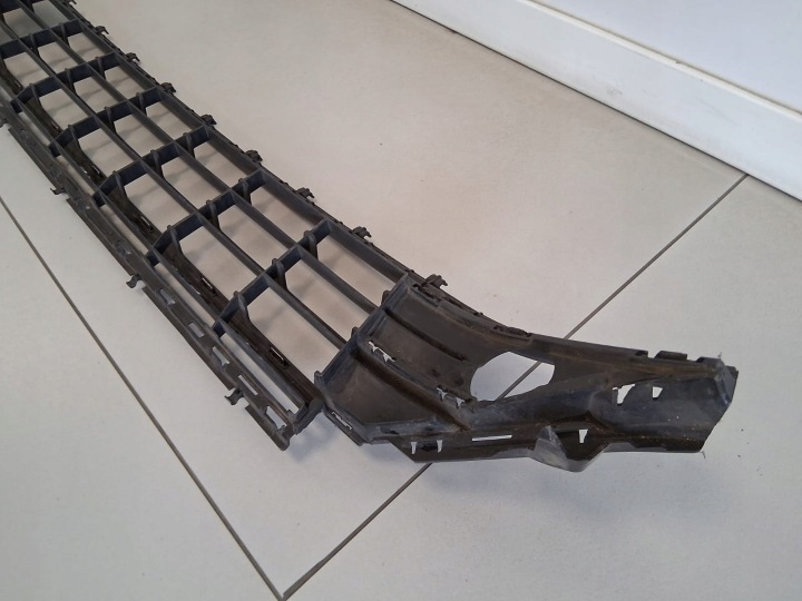 VW GOLF VII 7 5G0 LIFT 17- GRILLE CENTRALE PARE-CHOCS AVANT 5G0853677L
