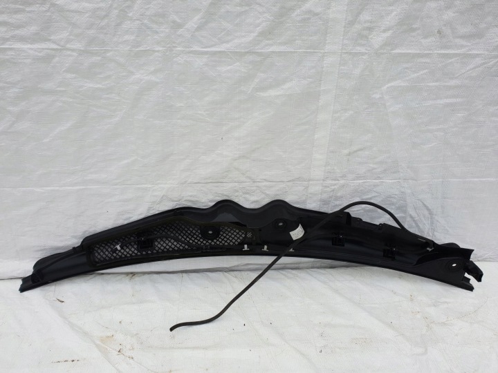 MERCEDES C-KLASA W204 LIFT 11-14 DOUBLURE DE PASSAGE DE ROUE EUROPE A2048303213