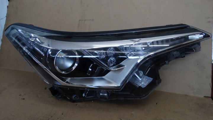 PROJECTEUR PHARE AVANT GAUCHE TOYOTA C-HR 2018