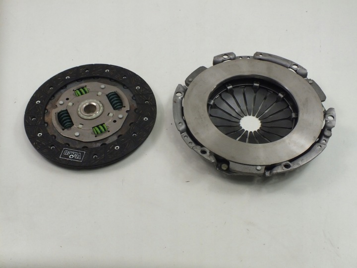 LAGUNA II 1.9DCI EMBRAYAGE COMPLET 7711135078