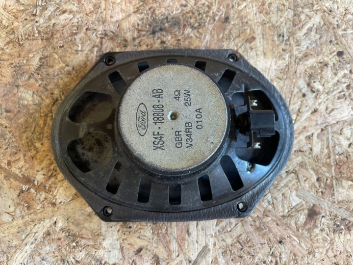 FORD FOCUS 2000 AVEC AVANT HAUT-PARLEUR PORTES AVANT