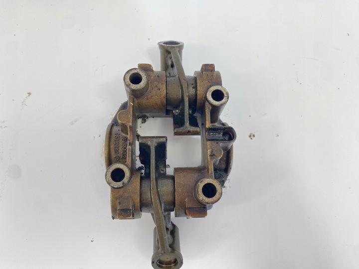 LEVIERS SOUPAPES KLAWISZE MERCEDES W124 230E 230TE 230 2,3 M102 1020512110