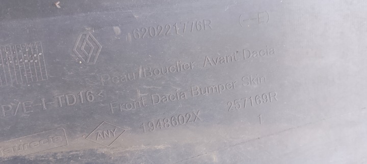 PARE-CHOCS AVANT AVANT DACIA DUSTER II 2 17-23ROK 620221776R 620843273R ORIGINAL
