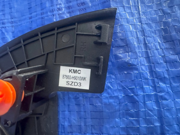 TRIANGLE PROTECTION PORTES DROIT AVANT KIA STONIC 24R 87660-H9010