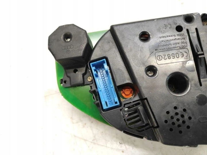 COMPTEUR AUDI A6 AVANT (4F5, C6) 4B0919860NX 2.5L DIESEL 2001