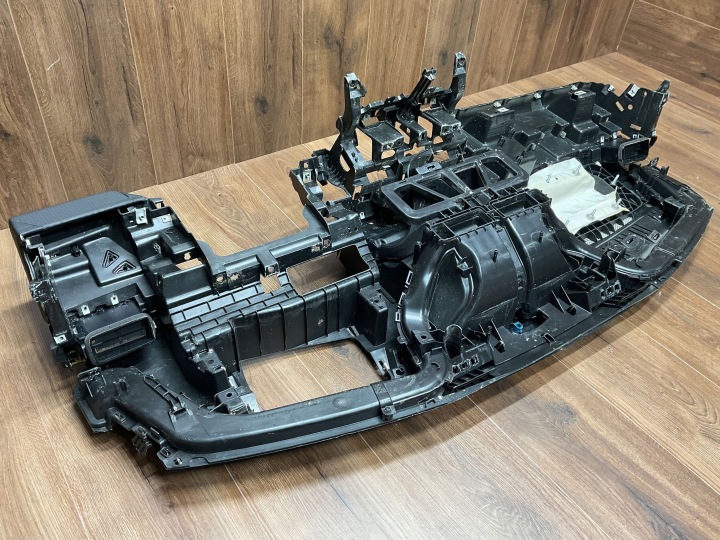 PLANCHE CONSOLE RANGE ROVER VELAR L560 LIFT 21- J8A204320CH LR132719