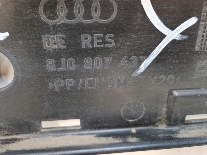 AUDI TT 8J0 PARE-CHOCS AVANT AVANT 8J0807437