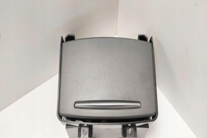 POIGNÉE SUR GODETS AUDI A6 (4F2, C6) 4F1862533 3.2L GASOLINE 188KW 2006