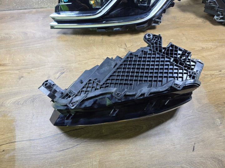 SKODA SCALA LIFT PHARE AVANT AVANT DROITE 655941016