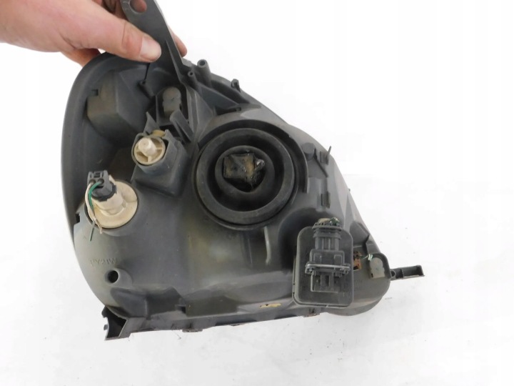 PROJECTEUR PHARE GAUCHE TOYOTA YARIS I LIFT 03-