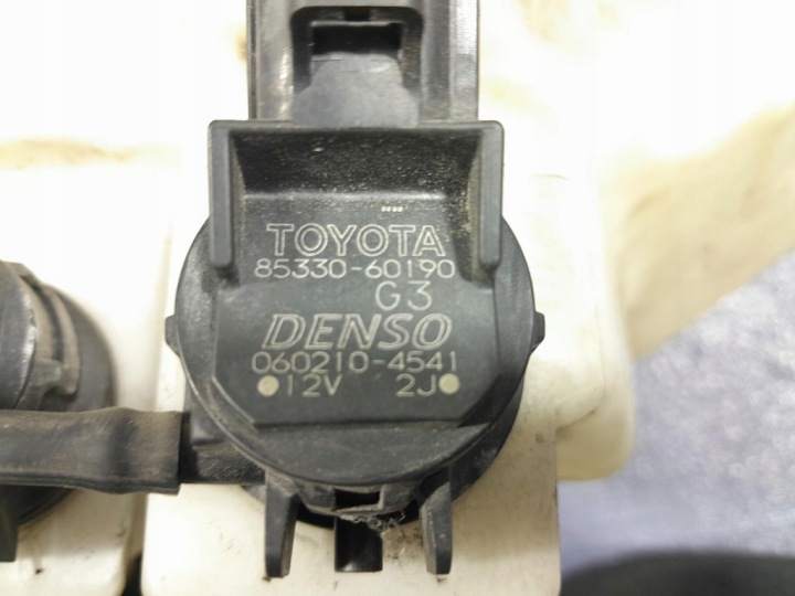 TOYOTA PRIUS II XW20 RÉSERVOIR LAVE-GLACE 060851-145